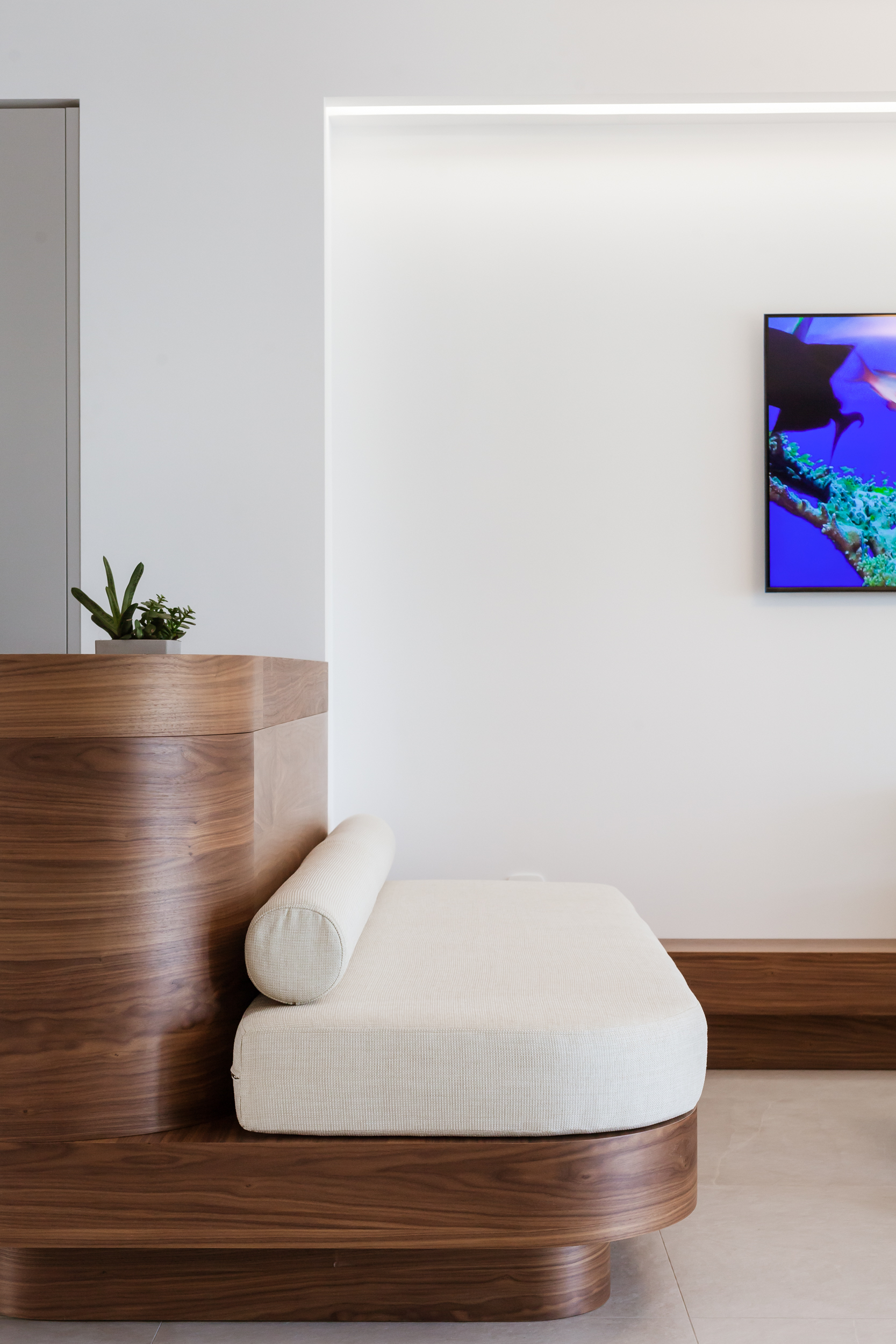 Valanto Aivazi Dental Clinic - Space